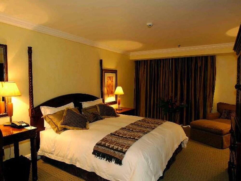 Peermont Metcourt Inn At The Grand Palm, Gaborone Buitenkant foto