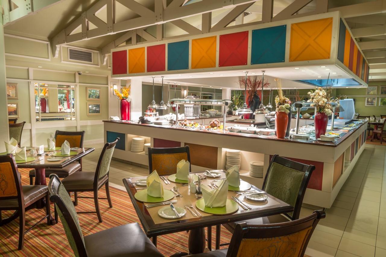 Peermont Metcourt Inn At The Grand Palm, Gaborone Buitenkant foto